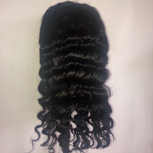 22” 180% loose wave pre plucked lacefront wig *NEW